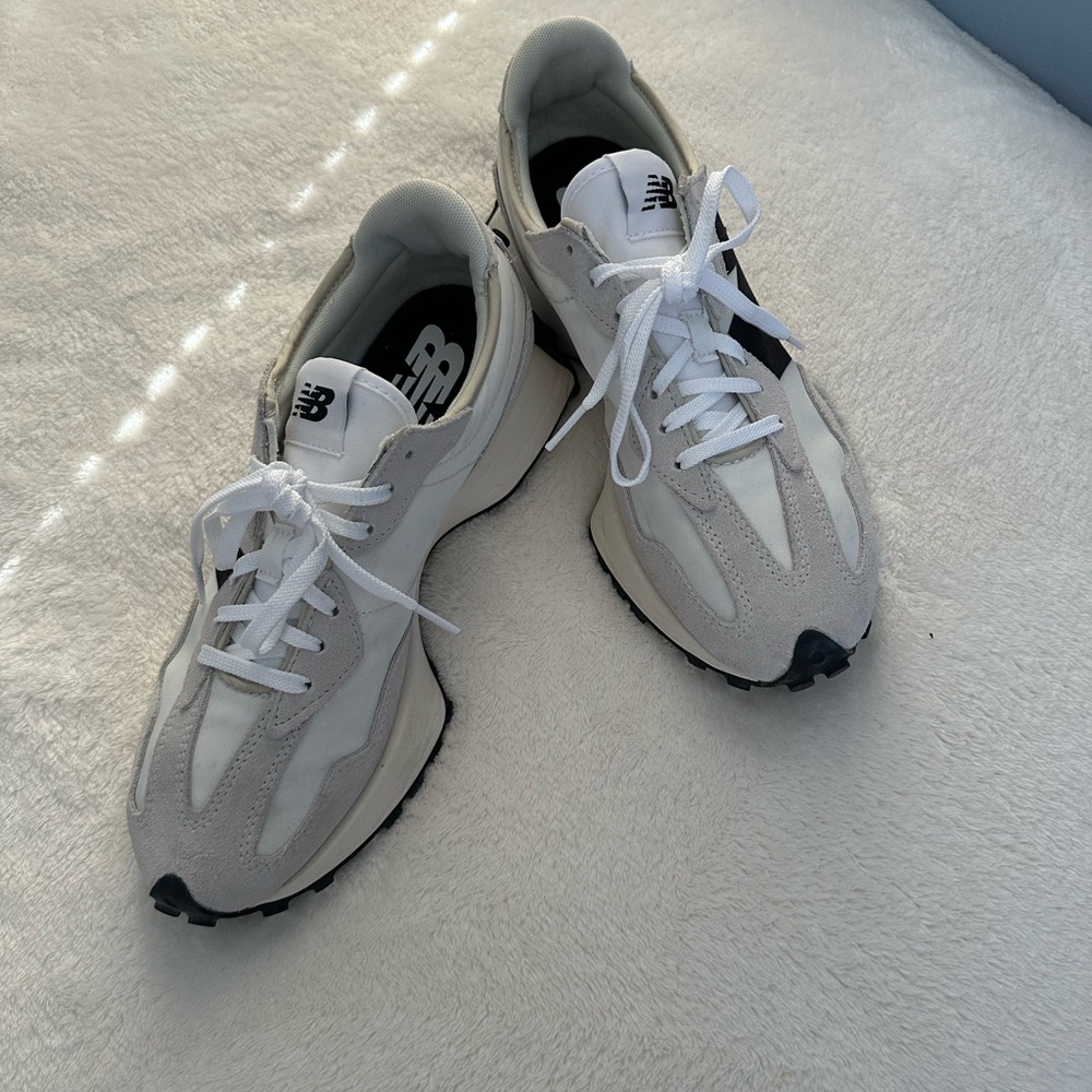 New Balance 327’s